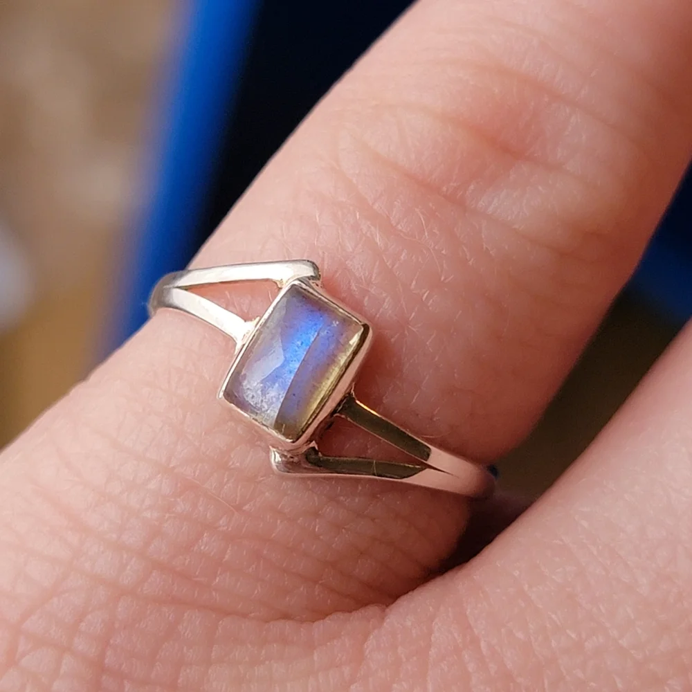 Labradorite 925 Sterling Silver Dainty Split Shank Ring Rectangle Gemstone